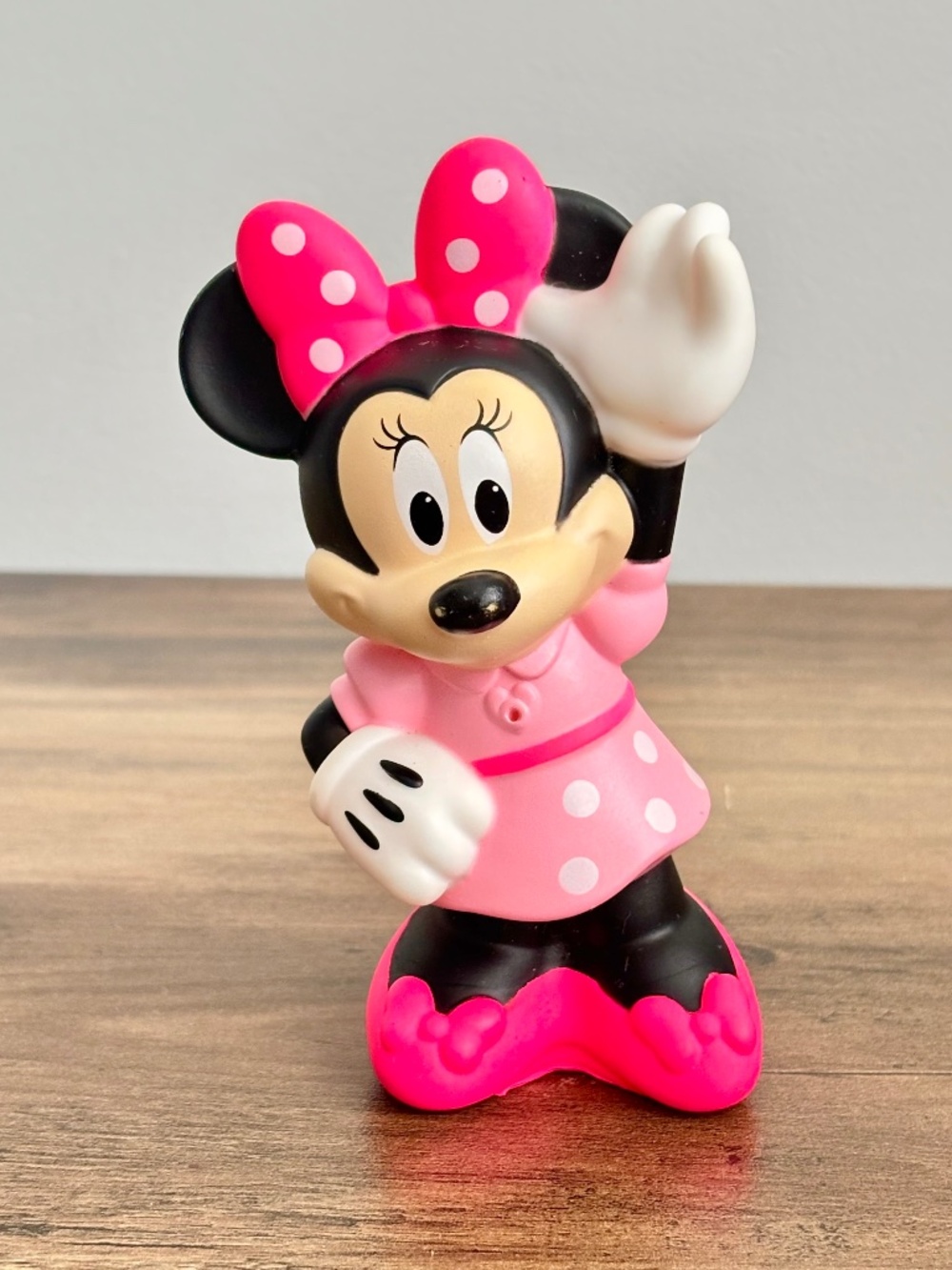 Disney Jr Minnie Mouse Waving Bath Toy Water Squirter Figure Cake Topper Pink